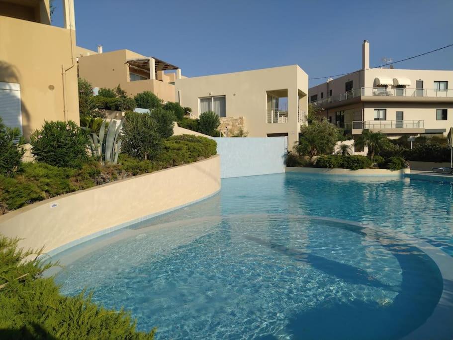 One Bedroom Apartment With Pool Плакиас Экстерьер фото